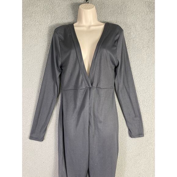 PrettyLittleThing Women's Gray Ribbed Button-Up Jumpsuit Size 12 NEW - Picture 2 of 10